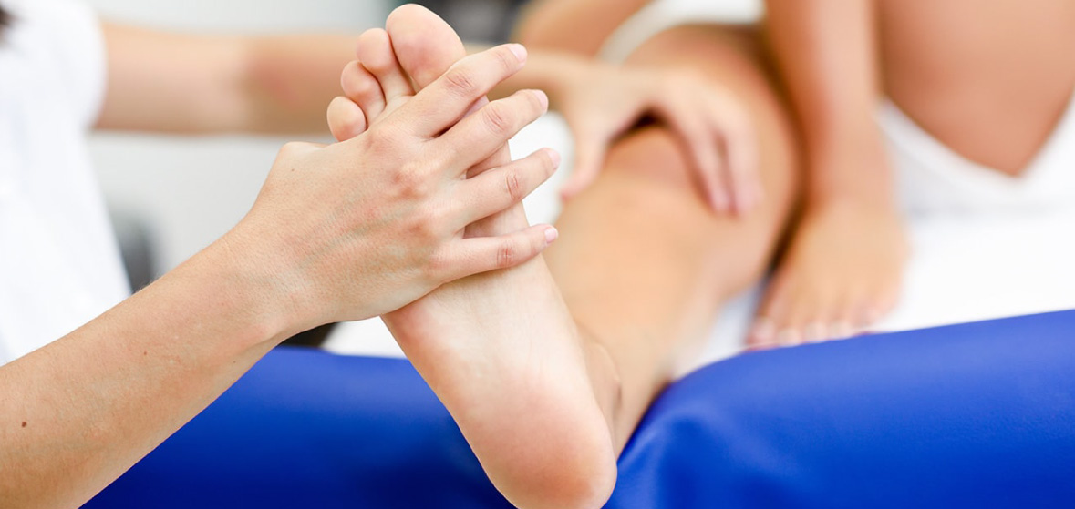 En Clínica Osten somos referentes en el Servicio de podología en Sevilla